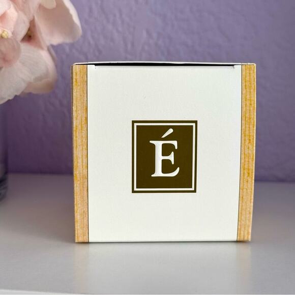 New! EMINENCE Organics Arctic Berry Peptide Radiance Cream, 60ml/2oz - Picture 6 of 7